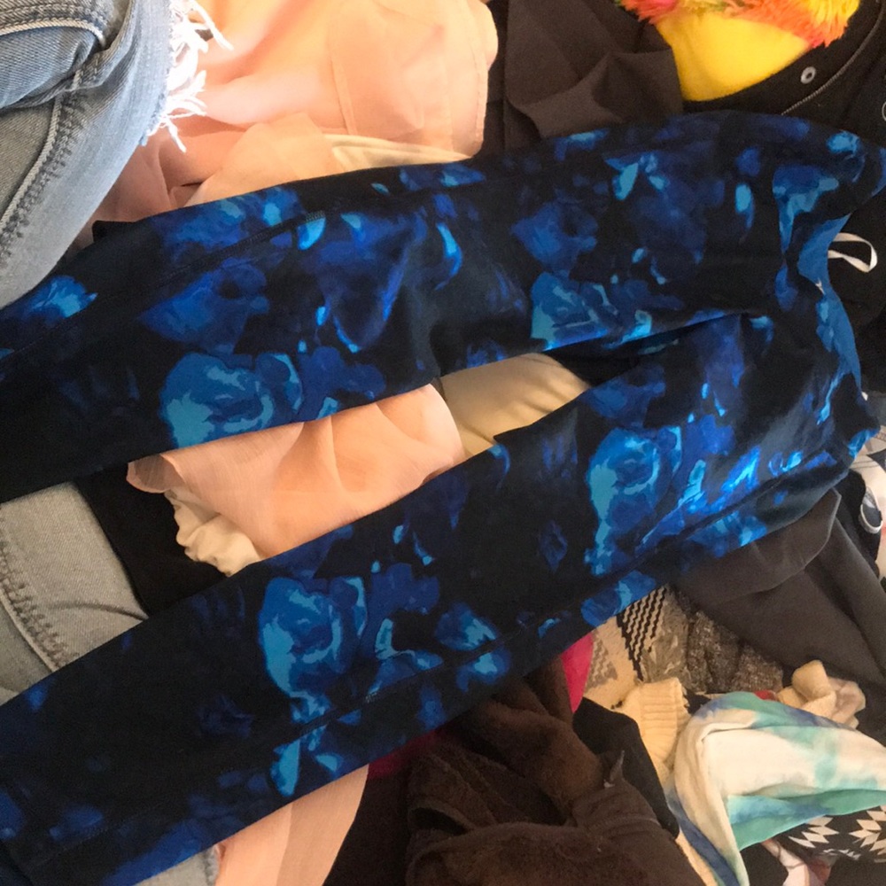Active yoga pants